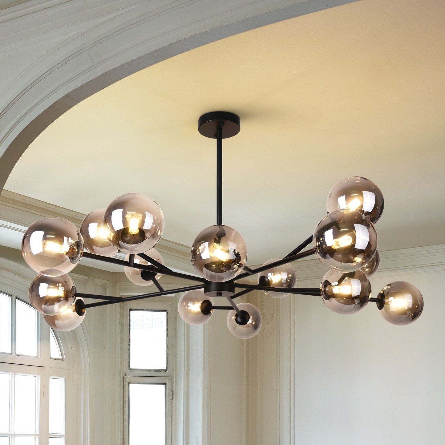 Luminaire à 15 lumières, style moderne, en forme de sputnik, pour îlot de cuisine, avec branches et globes de verre en forme de bulles.