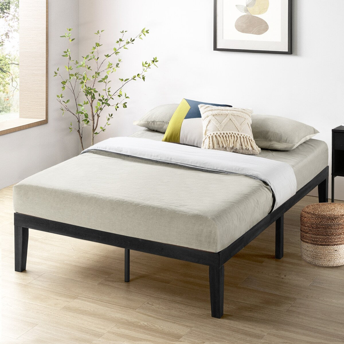 Cadre de lit plateforme en bois massif classique de 16 pouces, disponible en plusieurs finitions.