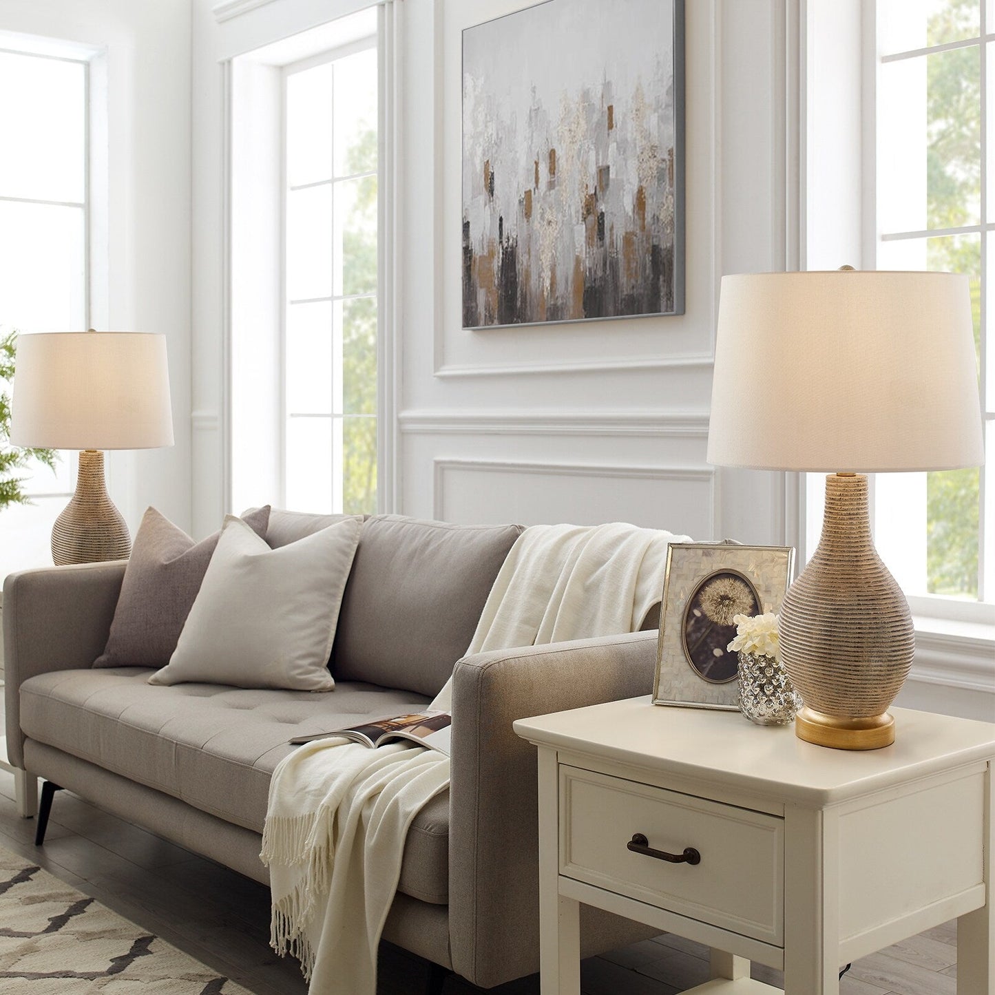 Lampe de table de style farmhouse 24,5 pouces, couleur beige lavé/doré, avec abat-jour en lin blanc (lot de 2) - 24,5 H