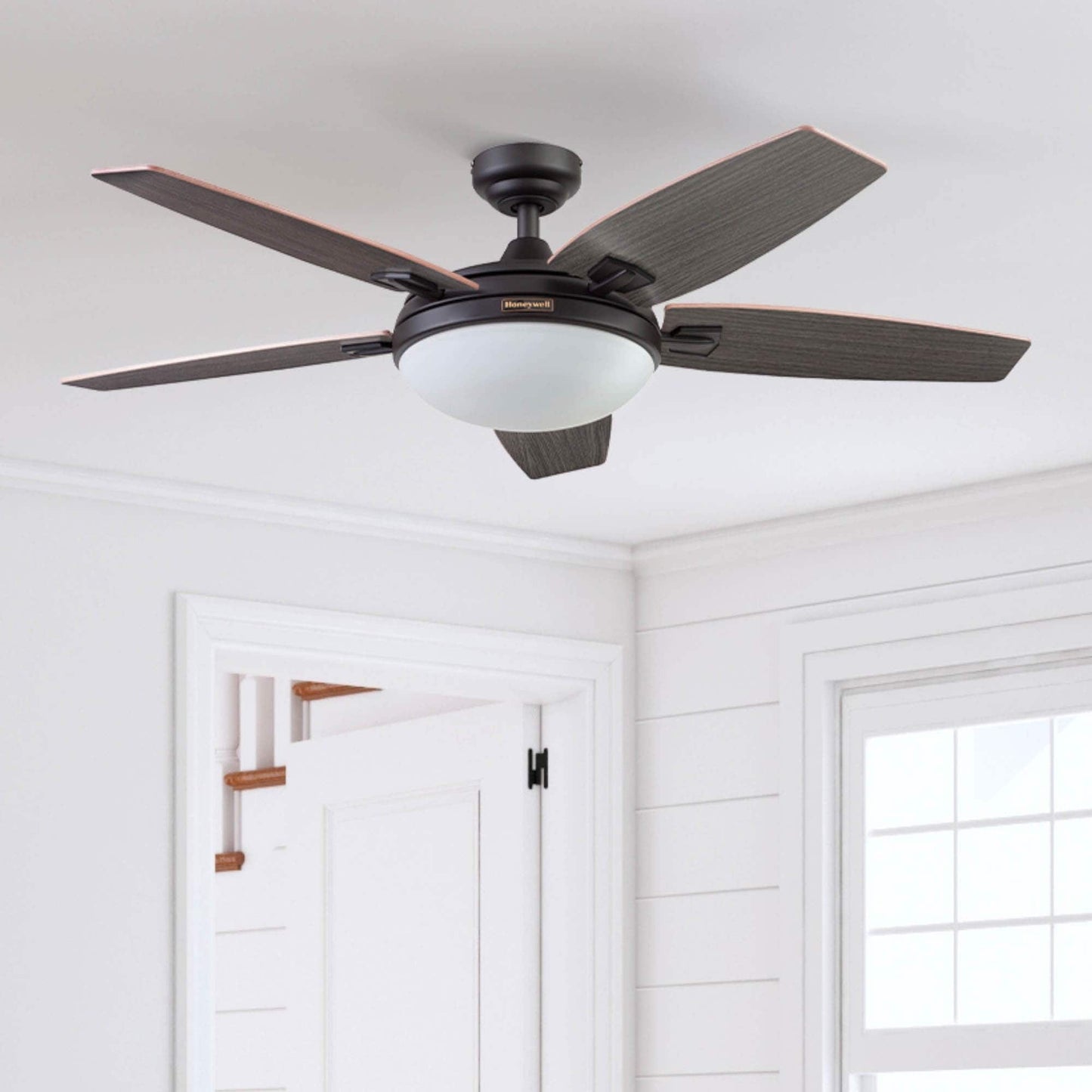 Ventilateur de plafond Honeywell Carmel 48 pouces avec éclairage intégré et télécommande