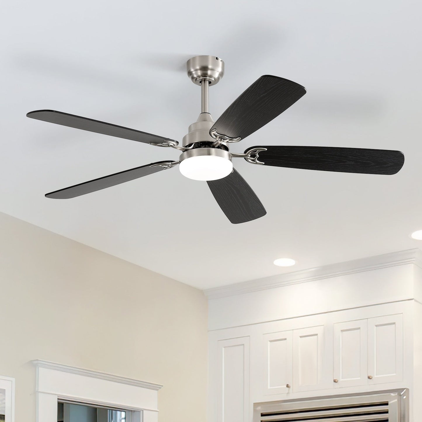 Ventilateur de plafond à LED intégré de 48 et 52 pouces avec éclairage et télécommande, moteur à courant continu réversible.