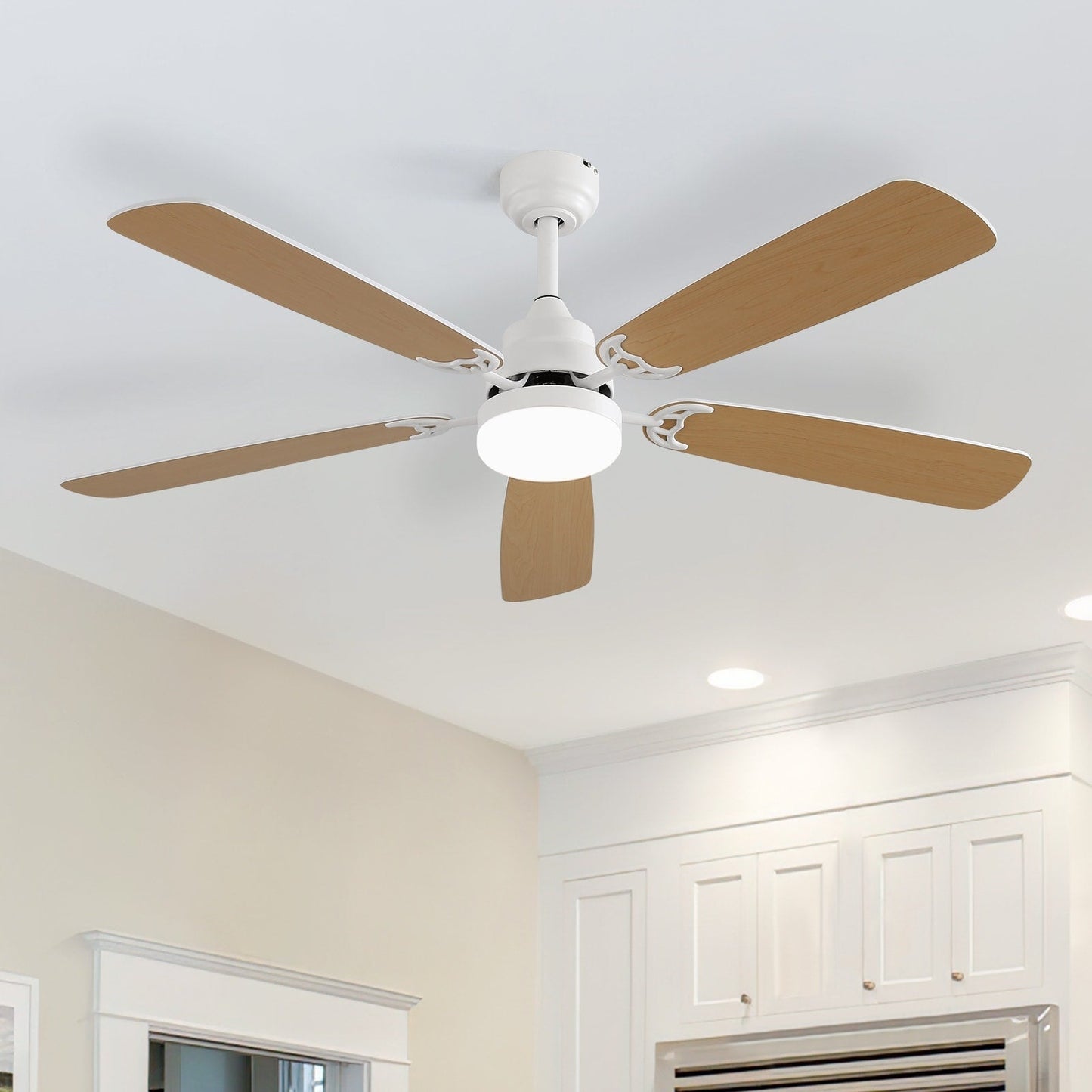 Ventilateur de plafond à LED intégré de 48 et 52 pouces avec éclairage et télécommande, moteur à courant continu réversible.