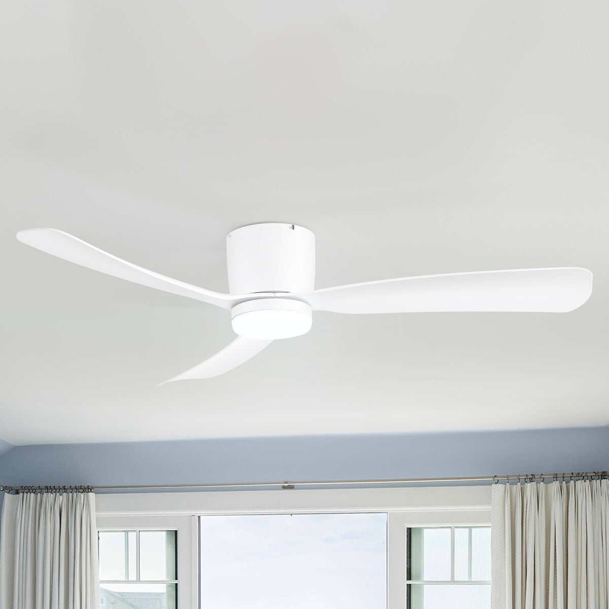 Ventilateur de plafond LED à montage encastré de 52 pouces noir/blanc avec télécommande (3 pales)