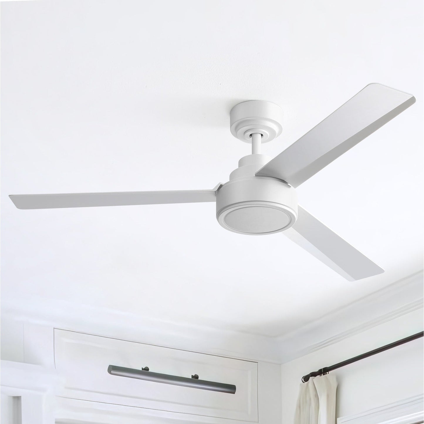 Ventilateur de plafond moderne de 52 pouces en bois massif/ABS avec télécommande (sans éclairage), 6 vitesses de vent, flux d'air réversible.