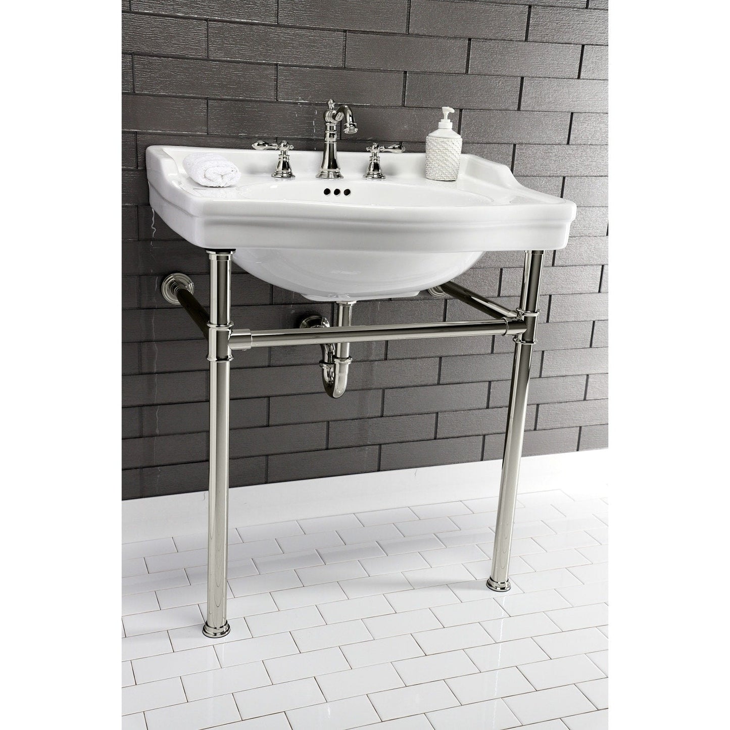 Robinet de salle de bain à large encrage, style américain classique