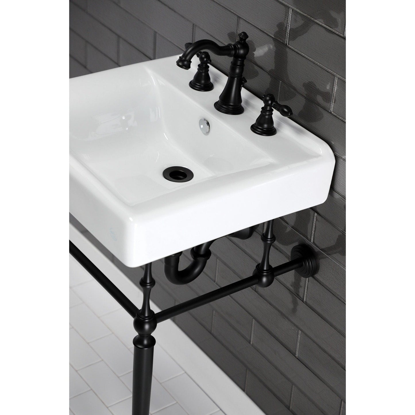 Robinet de salle de bain à large encrage, style américain classique