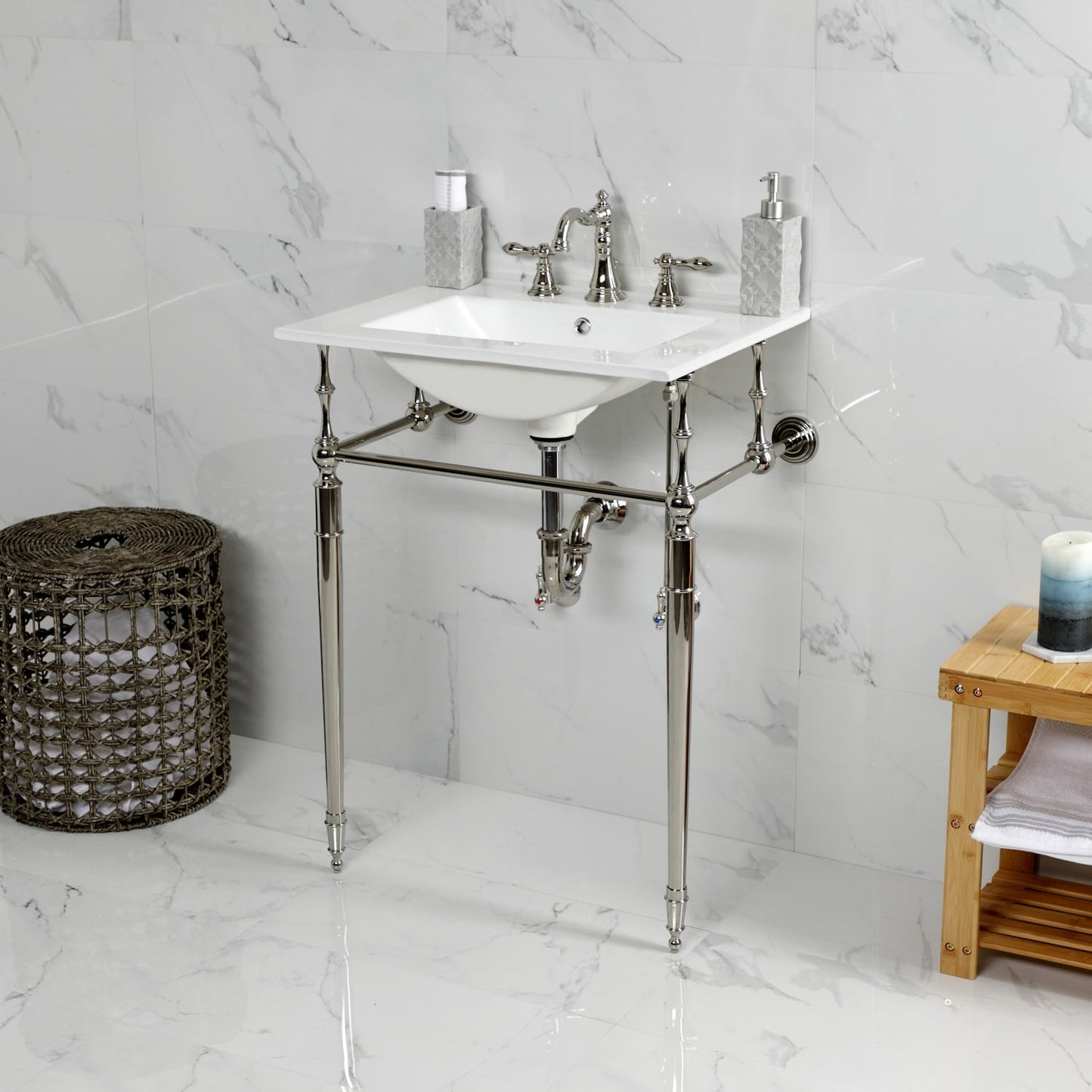 Robinet de salle de bain à large encrage, style américain classique