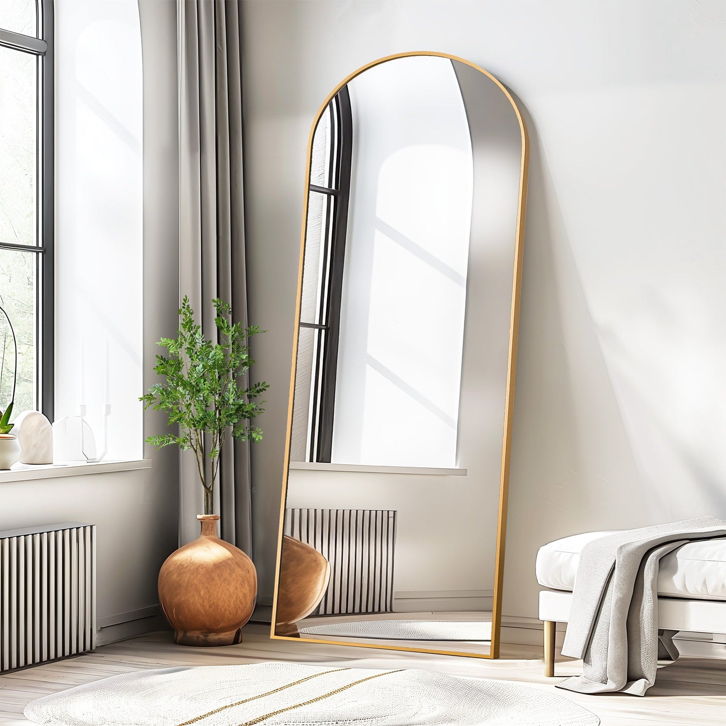 Grand miroir moderne à encadrement incurvé