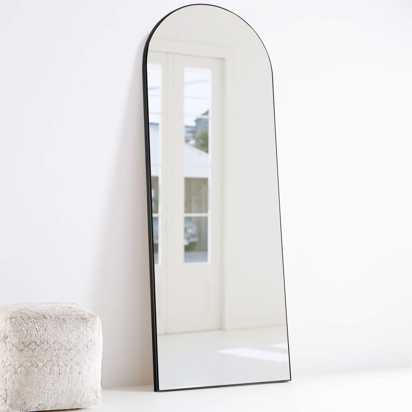 Grand miroir moderne à encadrement incurvé