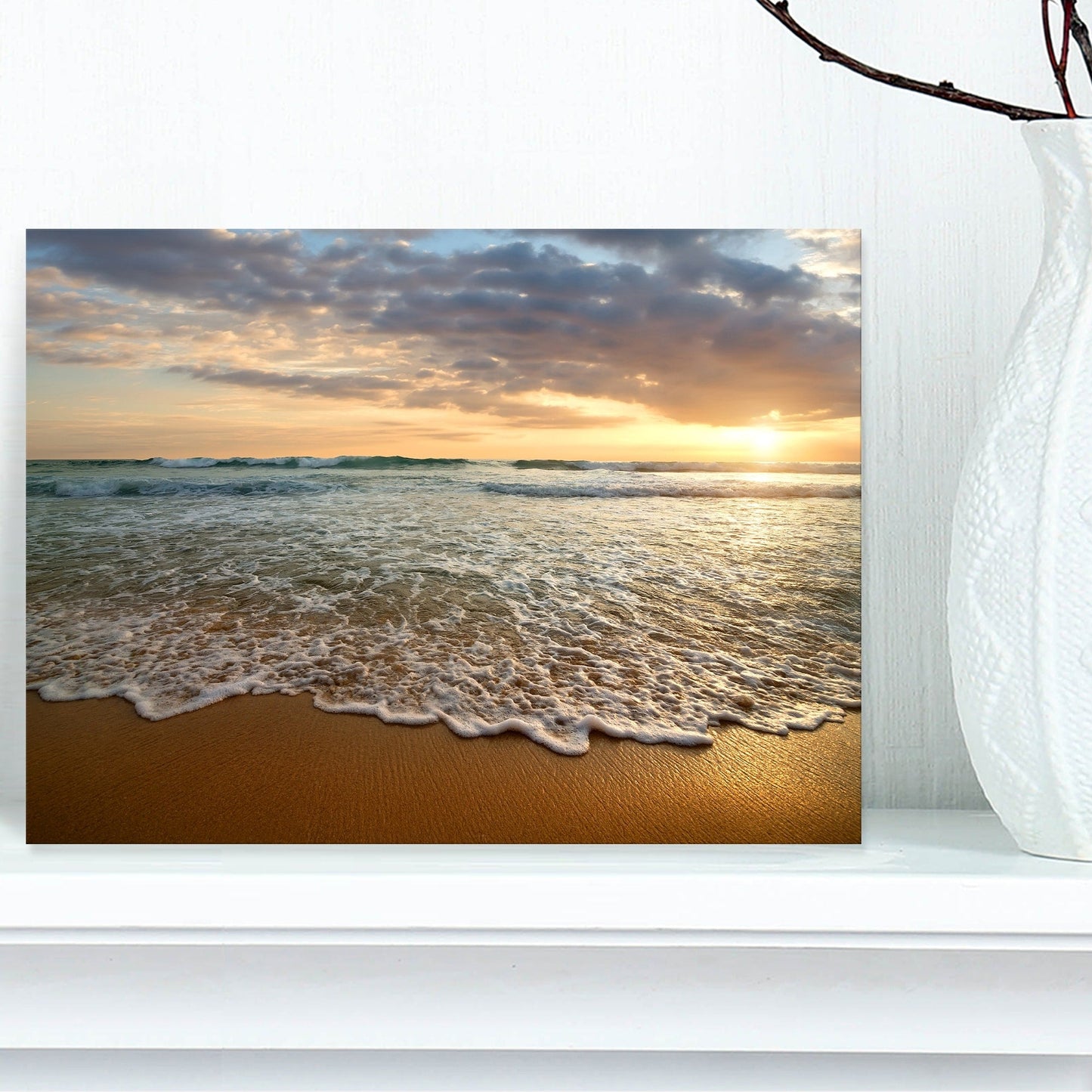 Coucher de soleil nuageux lumineux sur un océan calme - Tableau contemporain de paysage marin sur toile