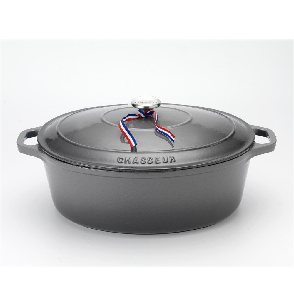 Poule à ragoût ovale en fonte émaillée Chasseur de 3,8 quarts, couleur gris caviar.
