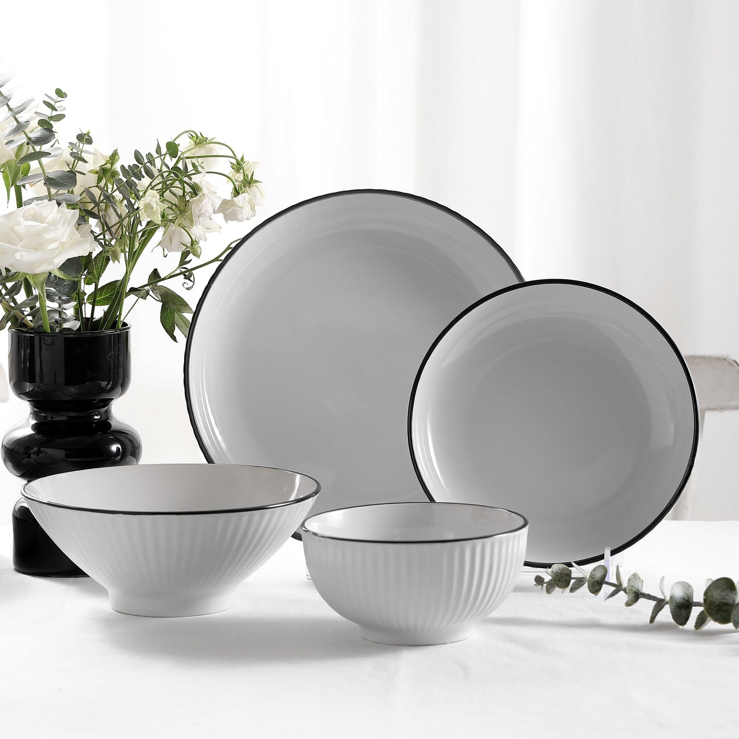 Service de table en grès Lustra de Christian Siriano
