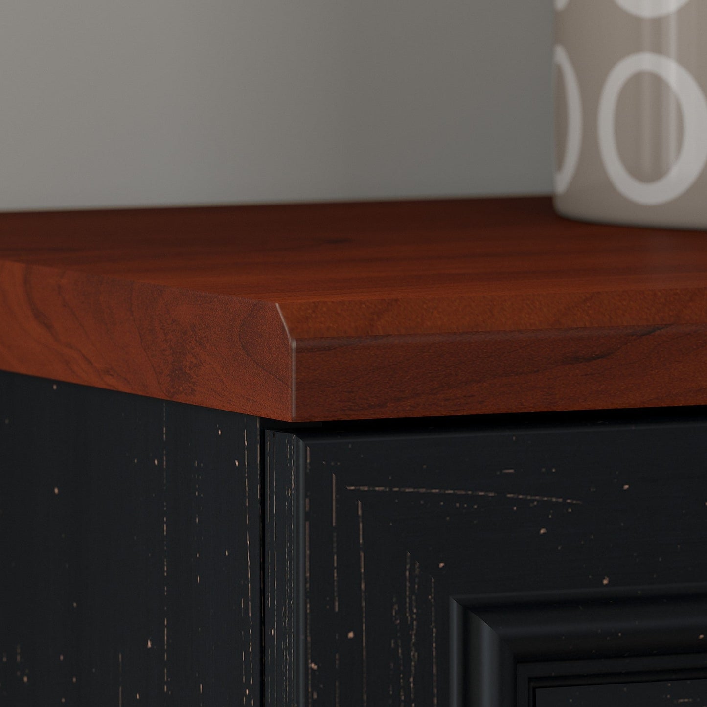 Armoire de rangement Fairview avec portes et étagères de Bush Furniture - 80,6 cm L x 32,4 cm l x 78 cm H