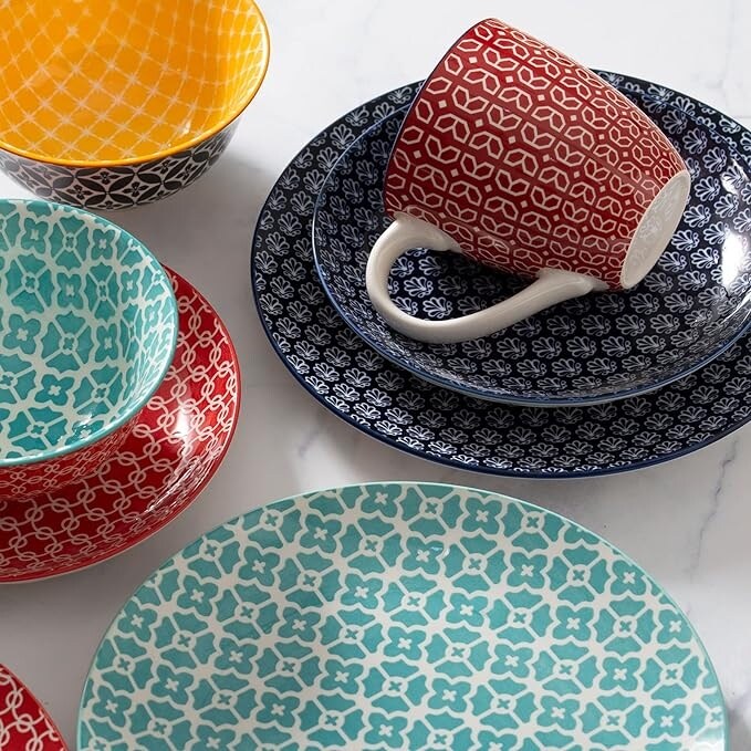 Service de vaisselle en céramique DOWAN, ensemble de 16 pièces pour 4 personnes, assiettes et bols décoratifs.