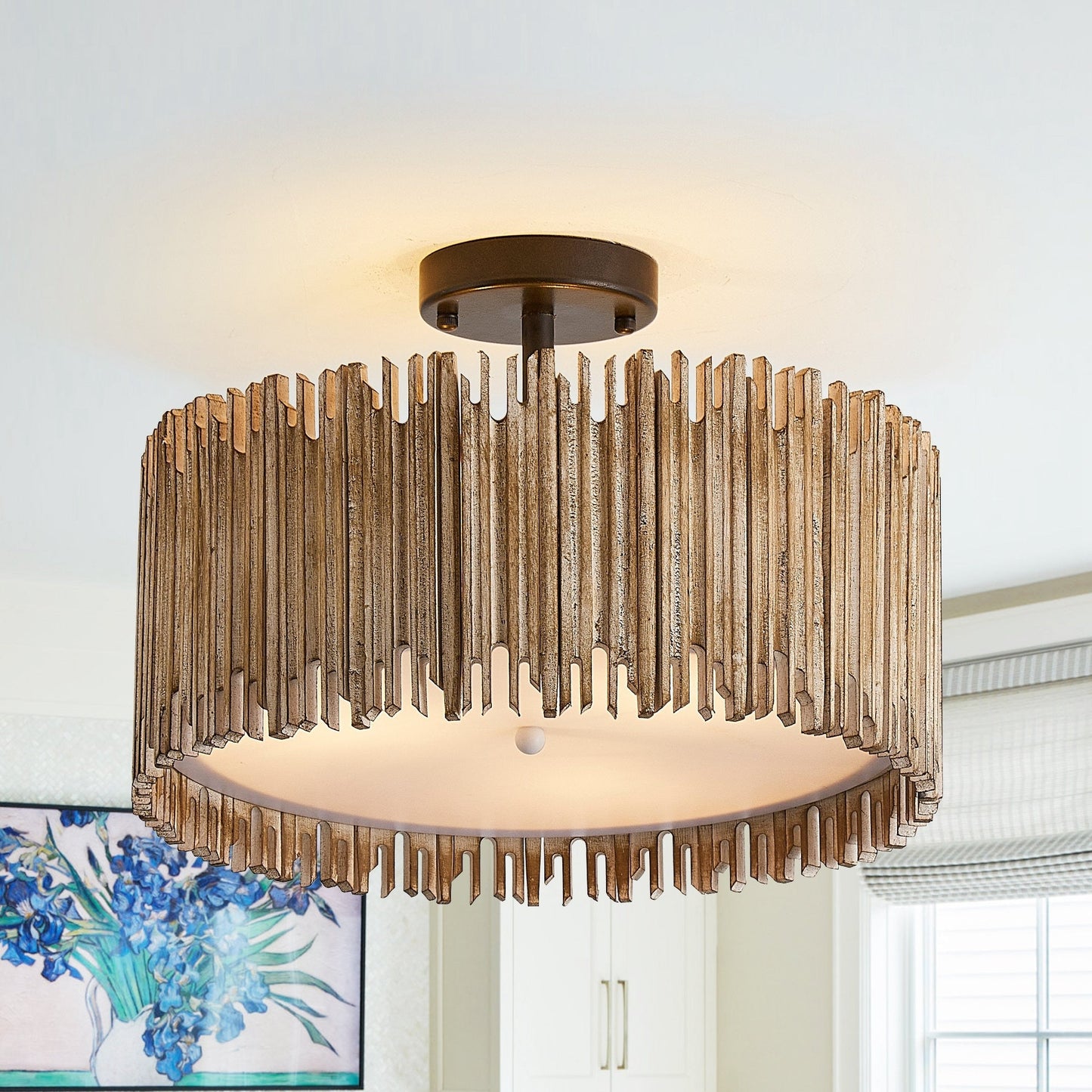 Suspension à 3 lumières en bois blanc vieilli, style tambour, à fixer au plafond.