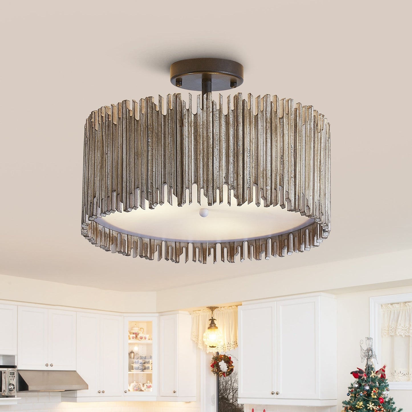 Suspension à 3 lumières en bois blanc vieilli, style tambour, à fixer au plafond.