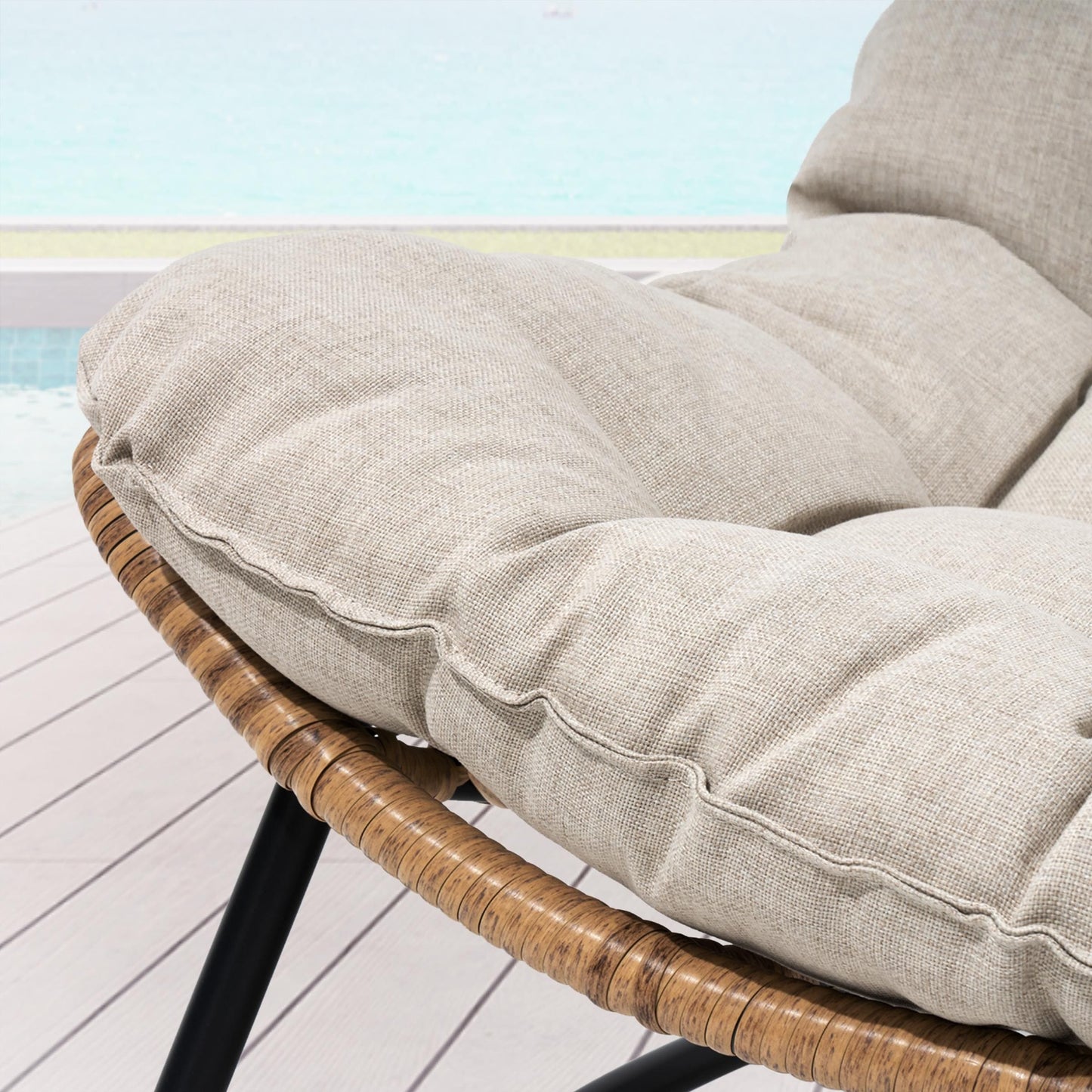 Fauteuil Papasan double avec coussin, en rotin PE résistant aux intempéries et cadre en métal, pour intérieur et extérieur.