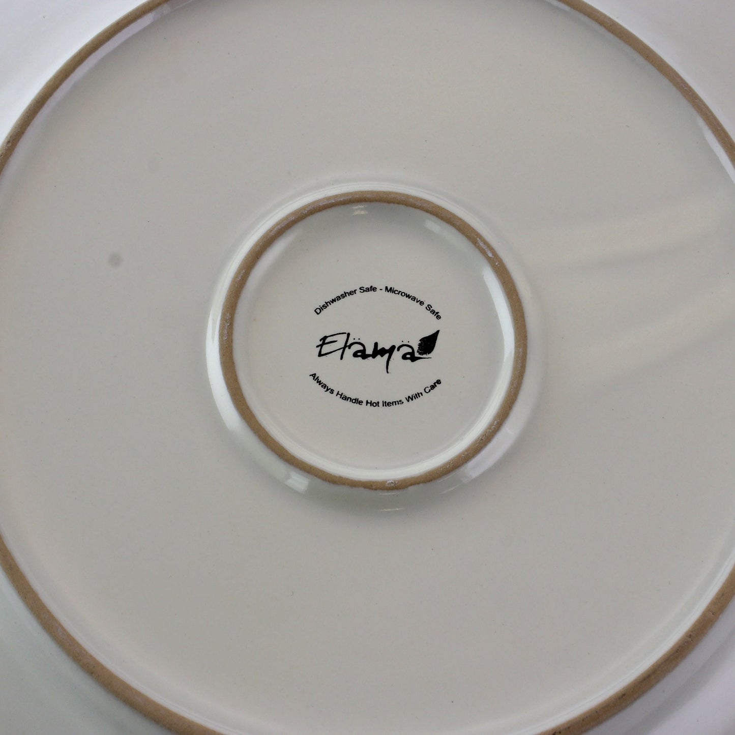 Elama Marketplace - Ensemble de vaisselle 16 pièces en blanc embossé - Articles préférés