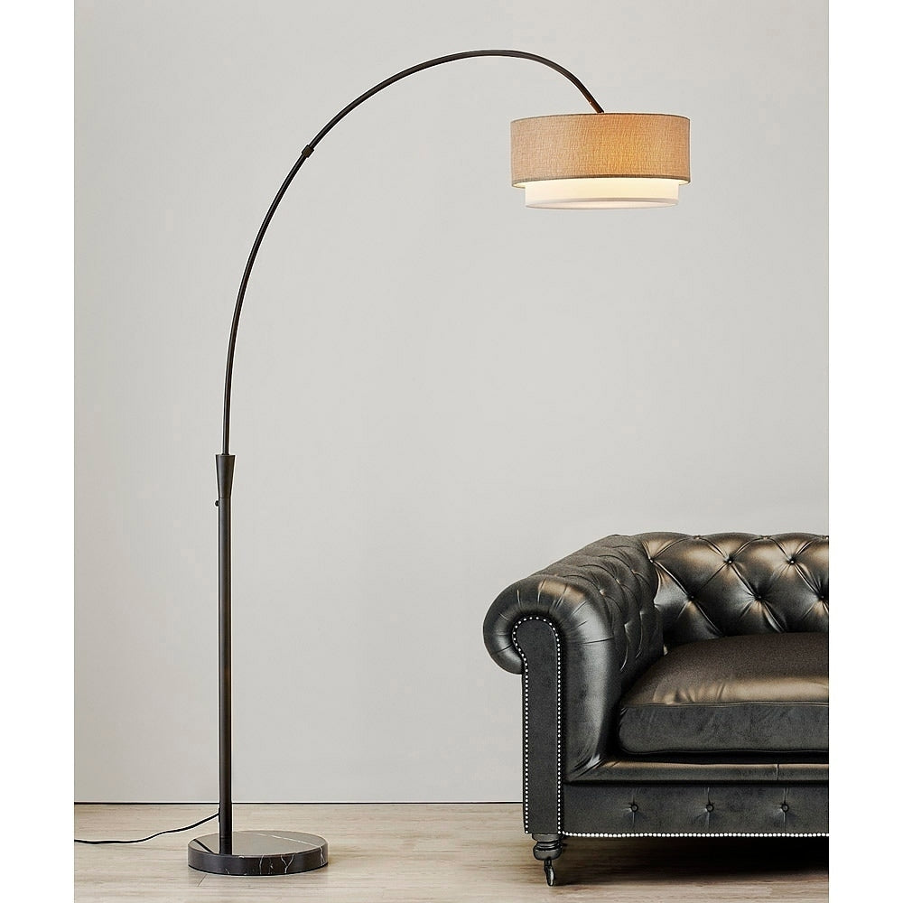 Lampe de sol à arche de 81 pouces Flam de Carson Carrington
