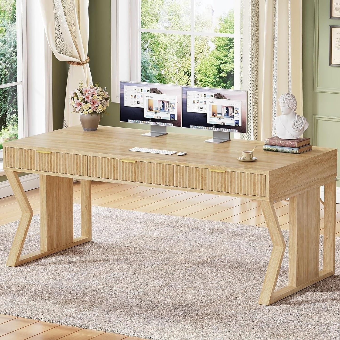 Bureau de direction style farmhouse, bureau de travail à domicile, bureau avec tiroir à dossiers, support de moniteur, prise de courant.