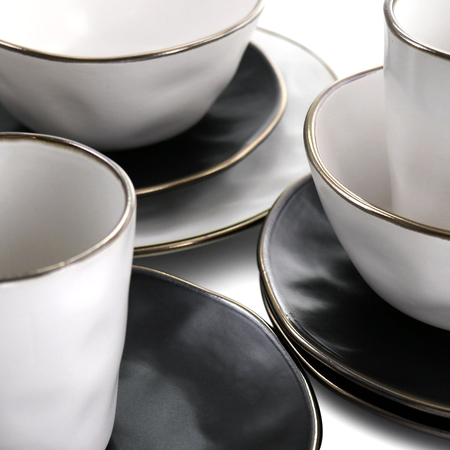 Service de table en grès martelé, 16 pièces, assorties