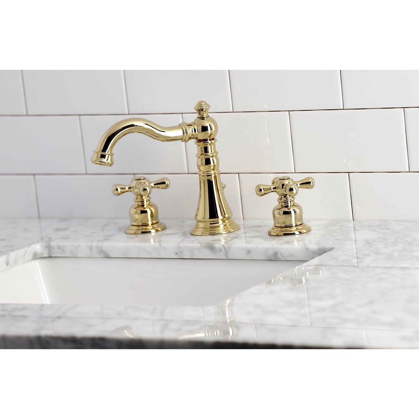 Robinet de salle de bain à large espacement de 8 pouces, style américain classique