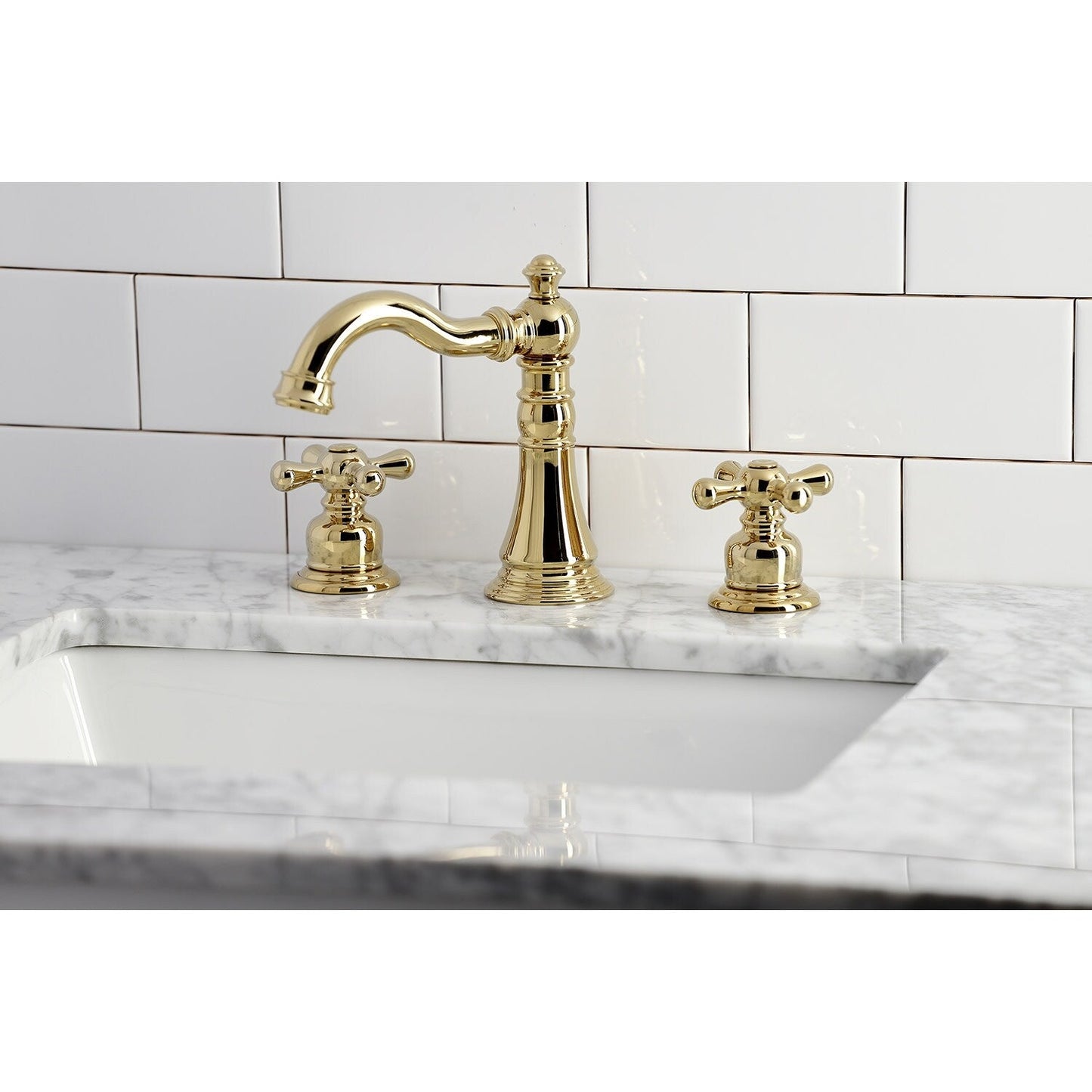 Robinet de salle de bain à large espacement de 8 pouces, style américain classique