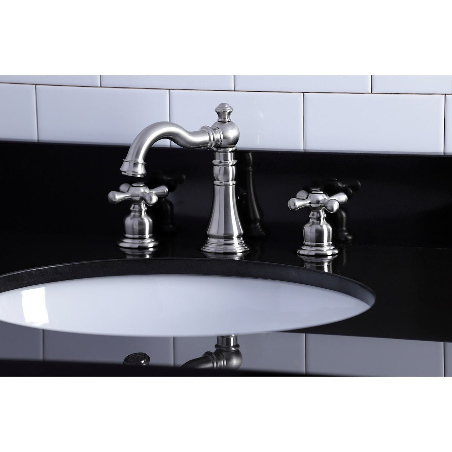 Robinet de salle de bain à large espacement de 8 pouces, style américain classique