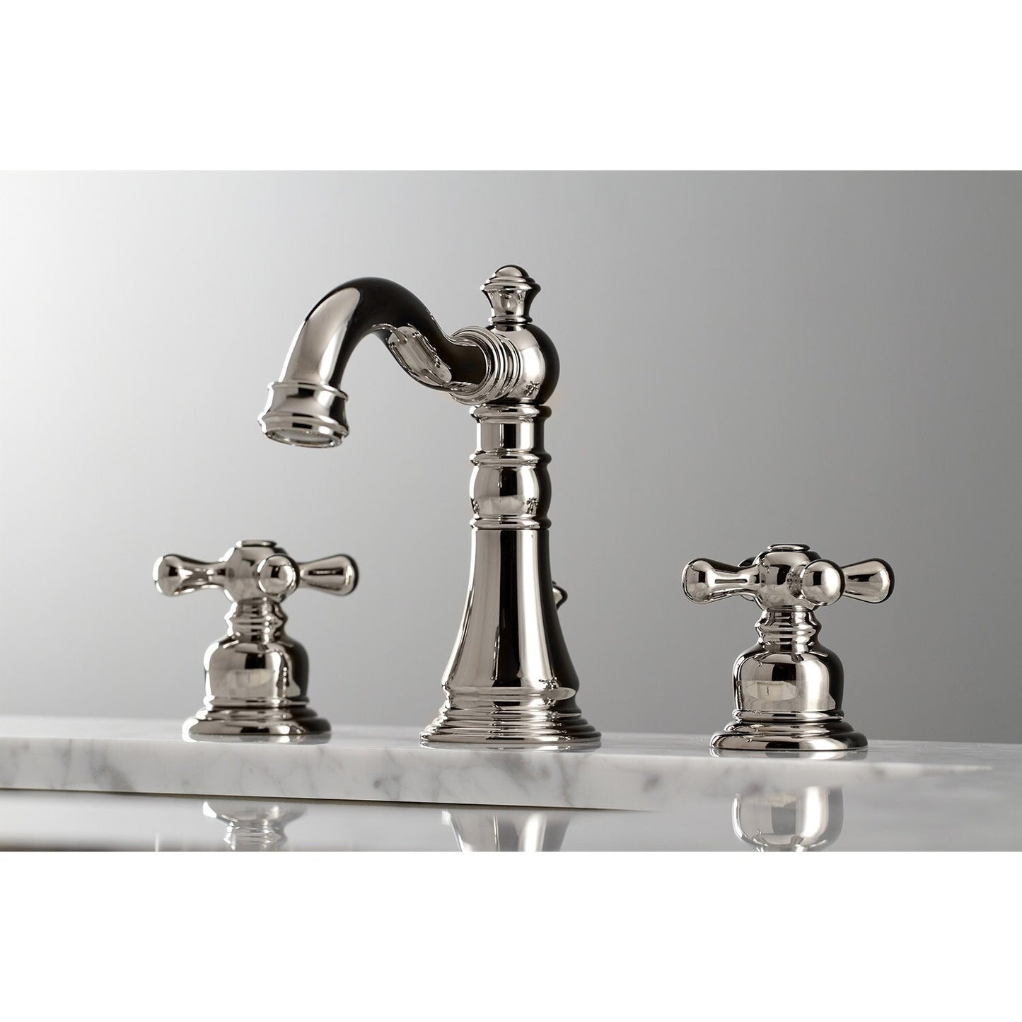 Robinet de salle de bain à large espacement de 8 pouces, style américain classique