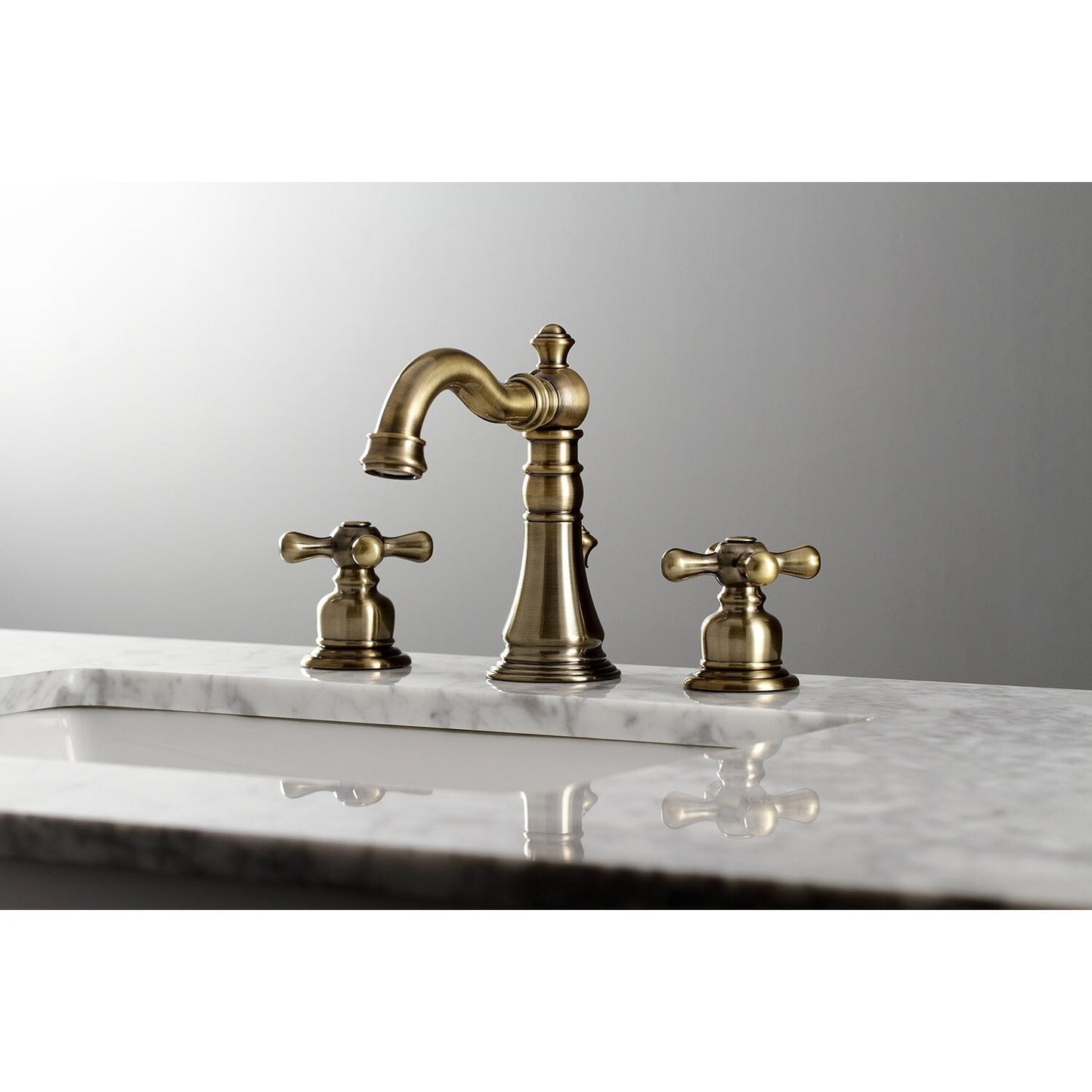 Robinet de salle de bain à large espacement de 8 pouces, style américain classique