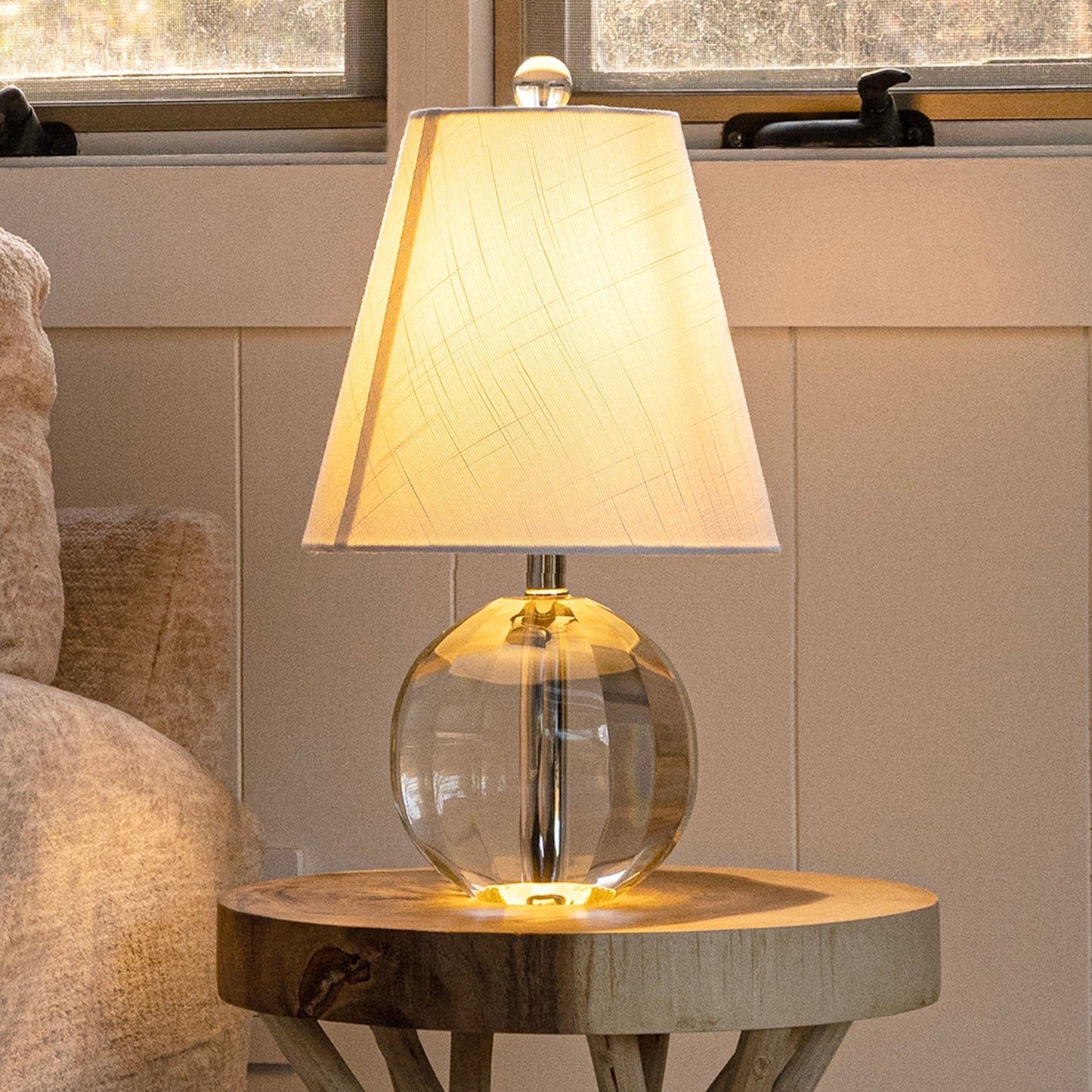 Lampe de table LED Goddard à boule de cristal/métal de 16 pouces, par JONATHAN Y