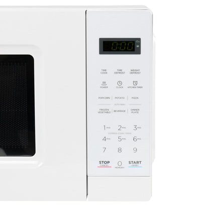 Four à micro-ondes numérique LED blanc de 0,7 pi³ et 700 watts avec verrouillage de sécurité enfant.
