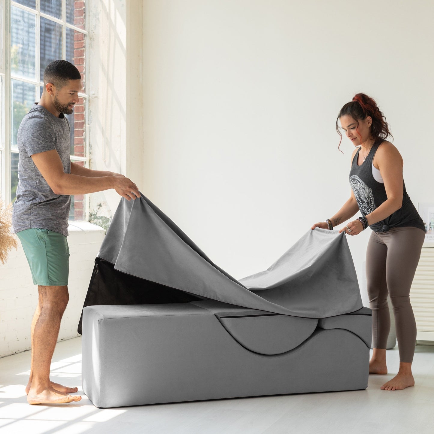 Chaise longue convertible Avana Kami / Yoga et massage - Pouf 2-en-1 avec chaise longue de yoga escamotable, microvelours - N/A
