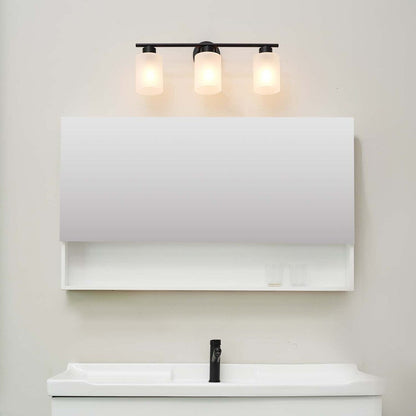 Applique murale de salle de bain Bellevue Lydia à 3 lumières, 23 pouces de large, avec abat-jour givré