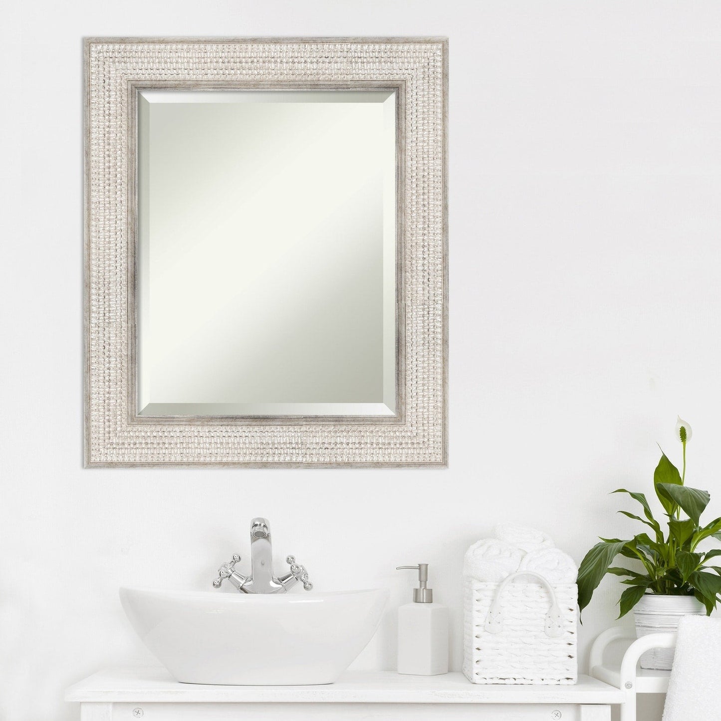 Miroir mural de salle de bain en bois biseauté - Cadre argenté Trellis - Trellis Argenté
