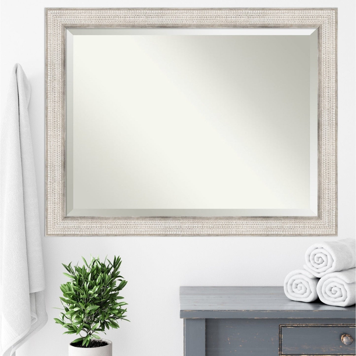 Miroir mural de salle de bain en bois biseauté - Cadre argenté Trellis - Trellis Argenté