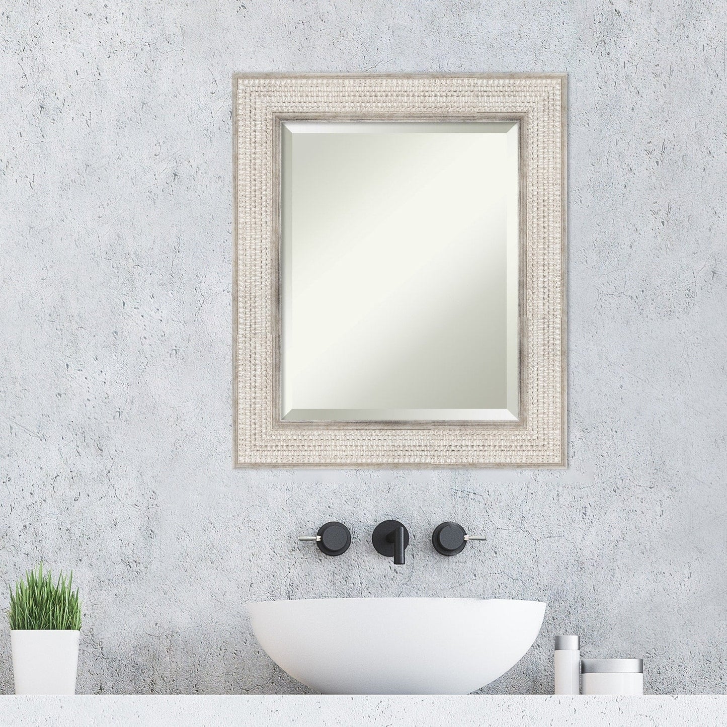 Miroir mural de salle de bain en bois biseauté - Cadre argenté Trellis - Trellis Argenté