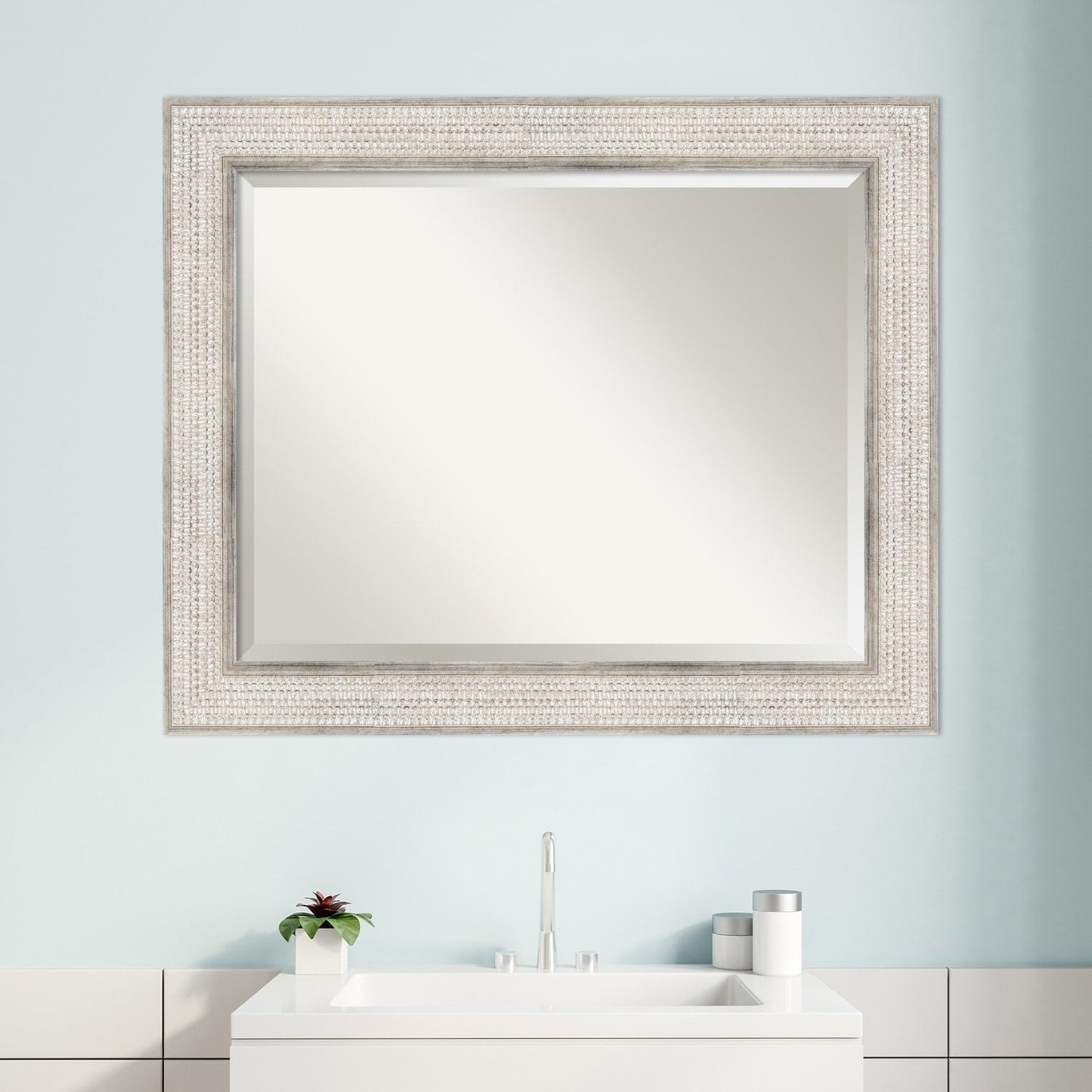 Miroir mural de salle de bain en bois biseauté - Cadre argenté Trellis - Trellis Argenté