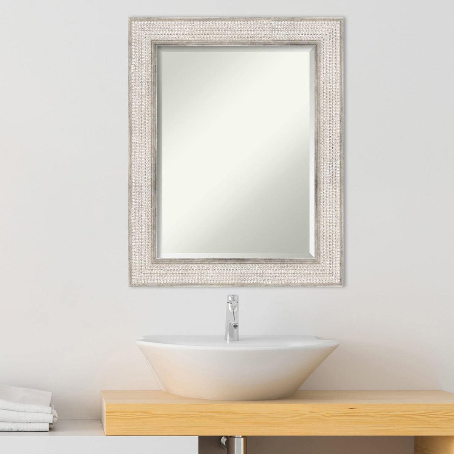 Miroir mural de salle de bain en bois biseauté - Cadre argenté Trellis - Trellis Argenté