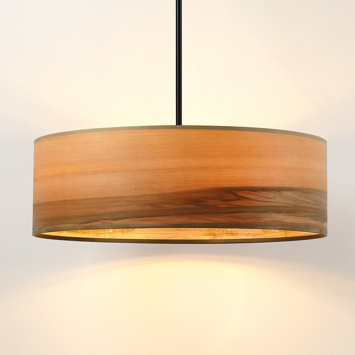 Breaux Lustre à tambour en placage de bois avec 4 lumières et auvent noir - 56 cm (22 po) de largeur