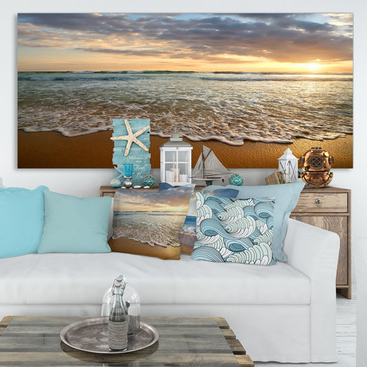 Coucher de soleil nuageux lumineux sur un océan calme - Tableau contemporain de paysage marin sur toile