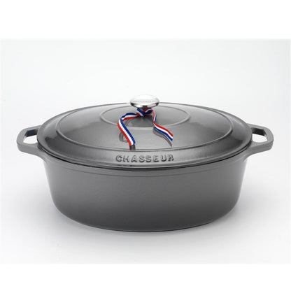Poule à ragoût ovale en fonte émaillée Chasseur de 3,8 quarts, couleur gris caviar.