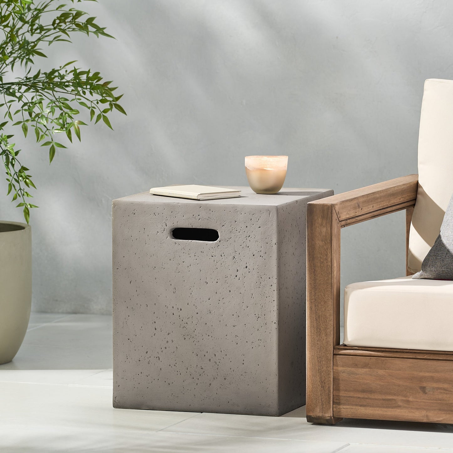 Christopher Knight Home - Table d'appoint en béton léger pour réservoir d'eau, modèle Aidan, pour extérieur