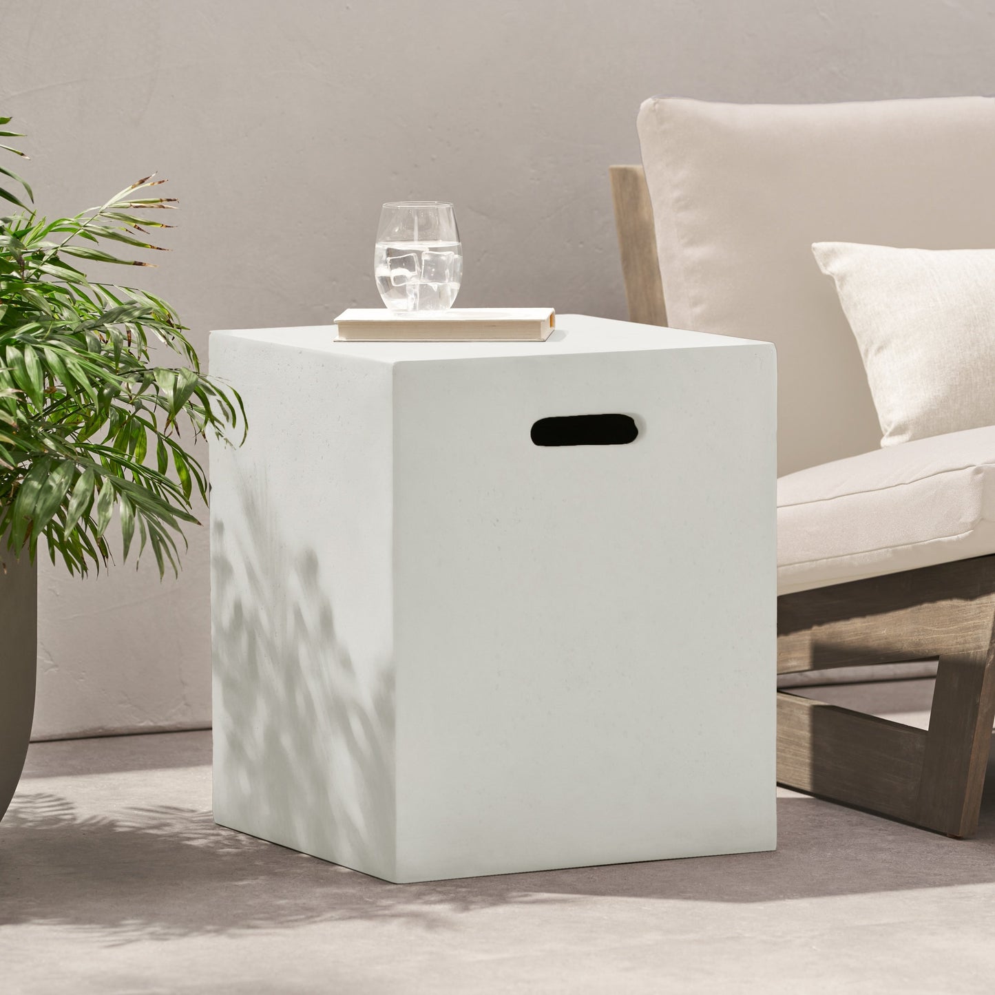 Christopher Knight Home - Table d'appoint en béton léger pour réservoir d'eau, modèle Aidan, pour extérieur