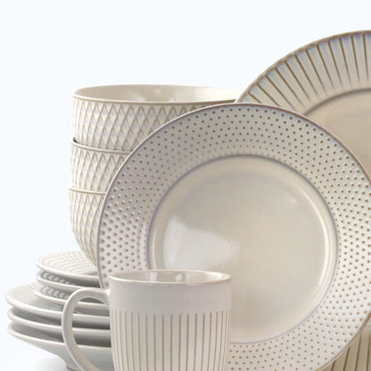 Elama Marketplace - Ensemble de vaisselle 16 pièces en blanc embossé - Articles préférés