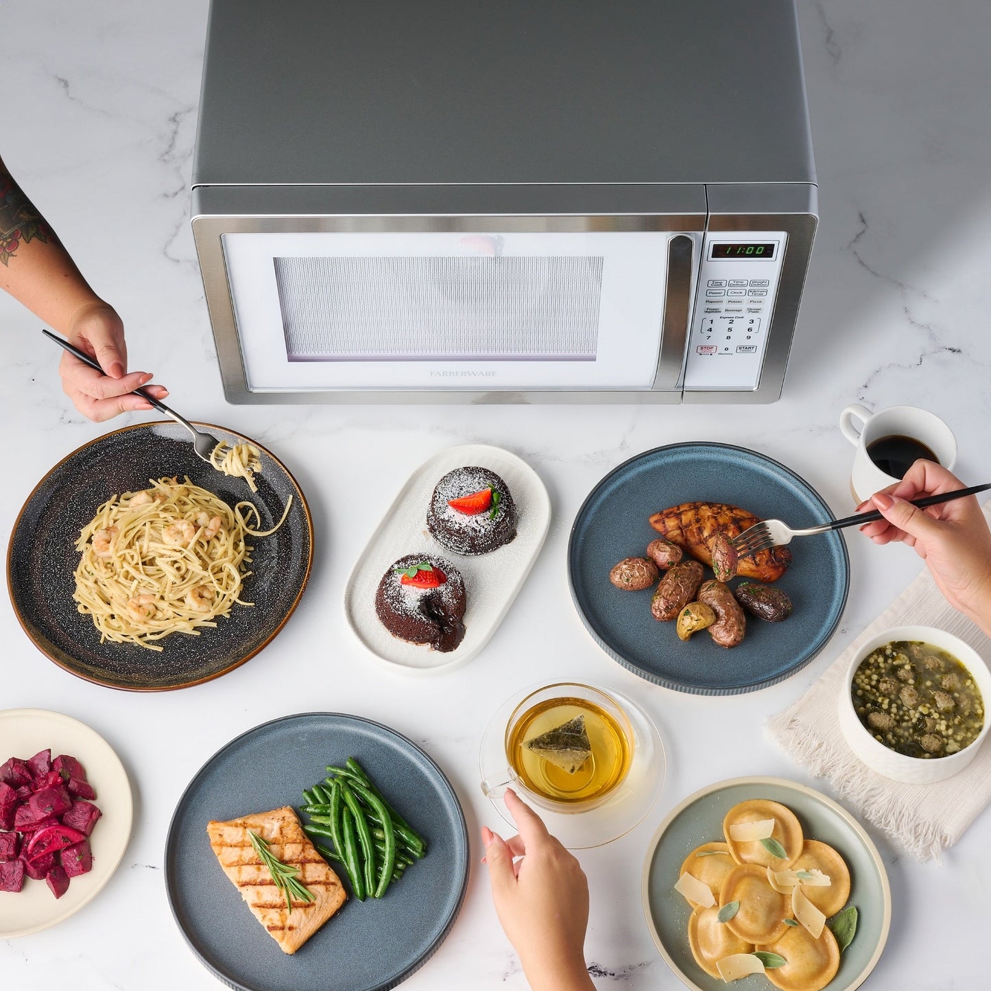 Four à micro-ondes Farberware Classic de 1,1 pi³ et 1000 watts