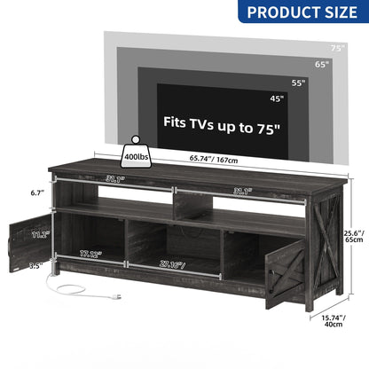 Meuble TV style farmhouse pour téléviseur jusqu'à 65 pouces avec portes et étagères ouvertes, console multimédia et prise de courant.