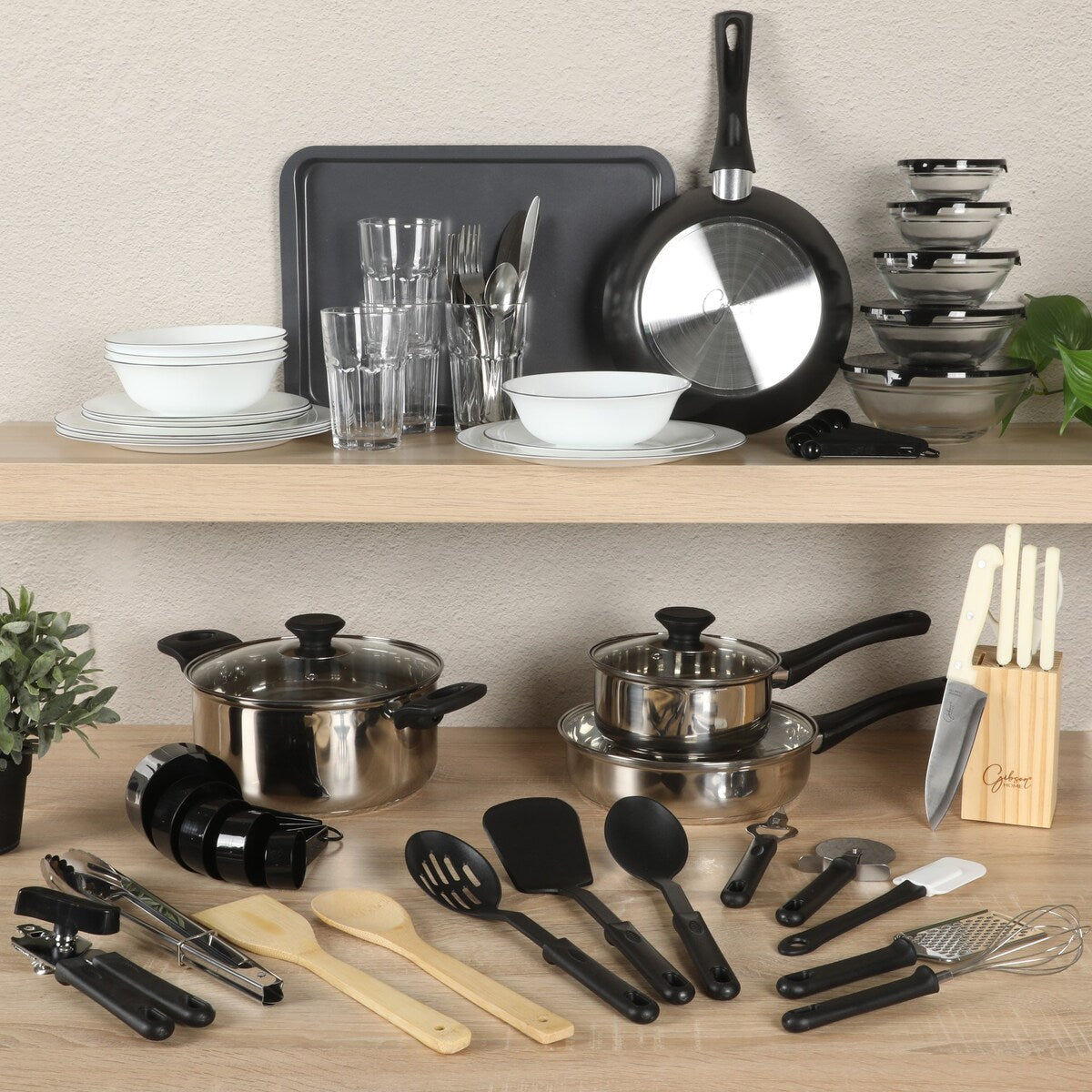 Ensemble de cuisine Gibson Home 74 pièces : ustensiles de cuisine, vaisselle, couverts, ustensiles et gadgets, rangement et verrerie.