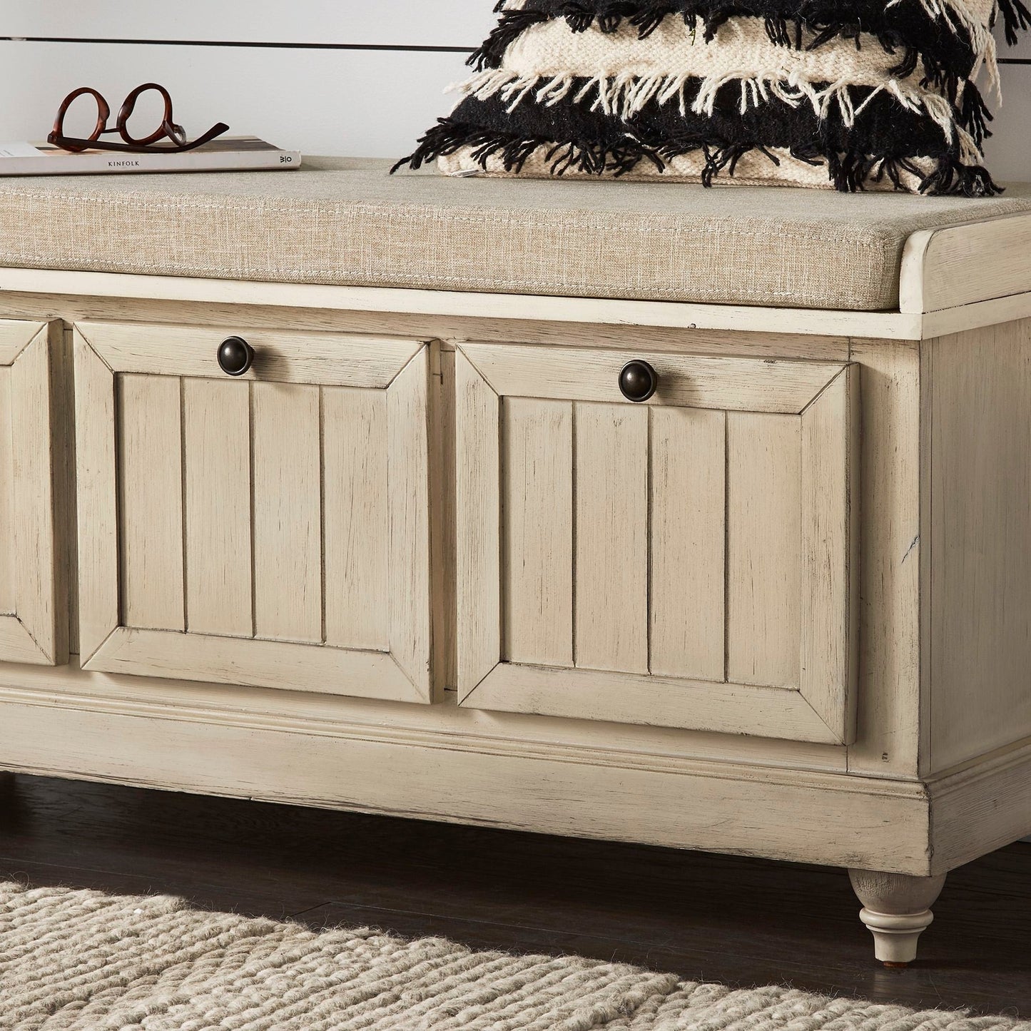 Banc de rangement Granger avec coussin de siège en lin par iNSPIRE Q Classic