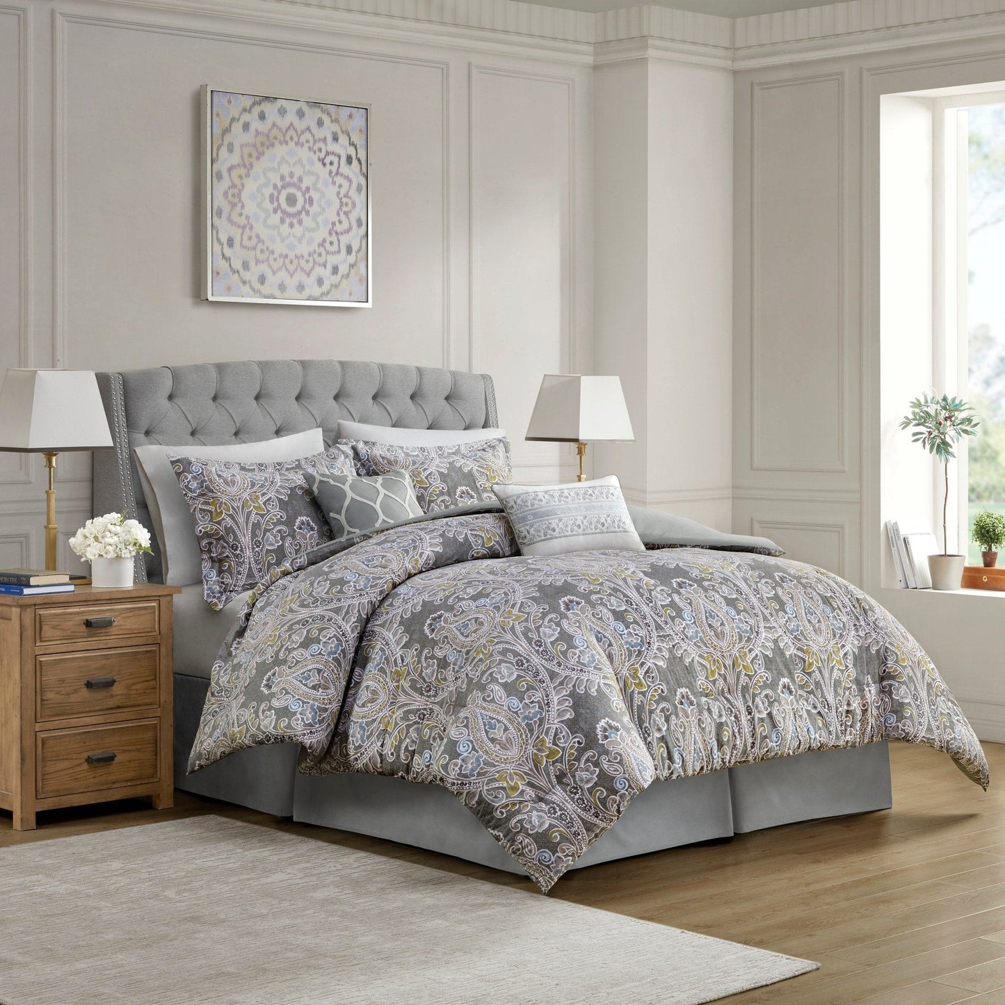 Ensemble de couette et oreillers Harbor House Hallie 6 pièces en coton à motif damassé gris.